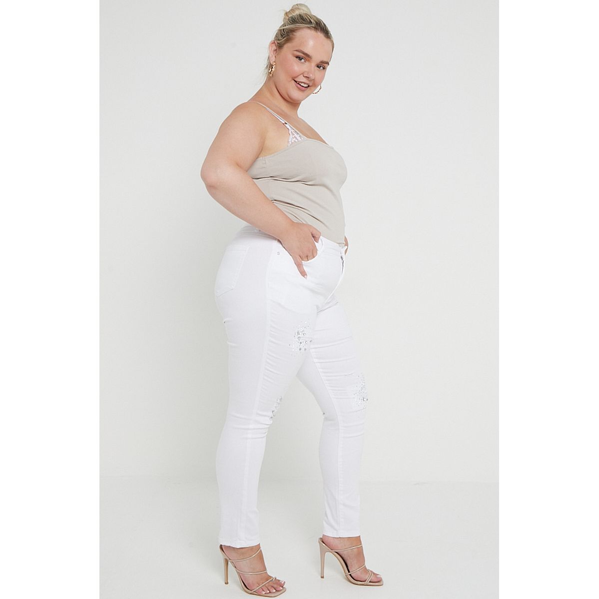 Plus size deals embellished jeans