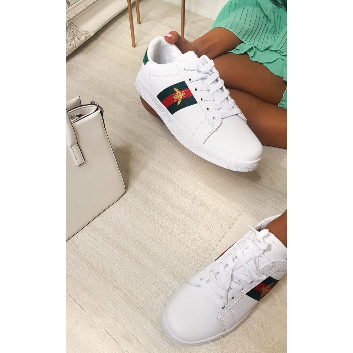 White bee trainers hot sale