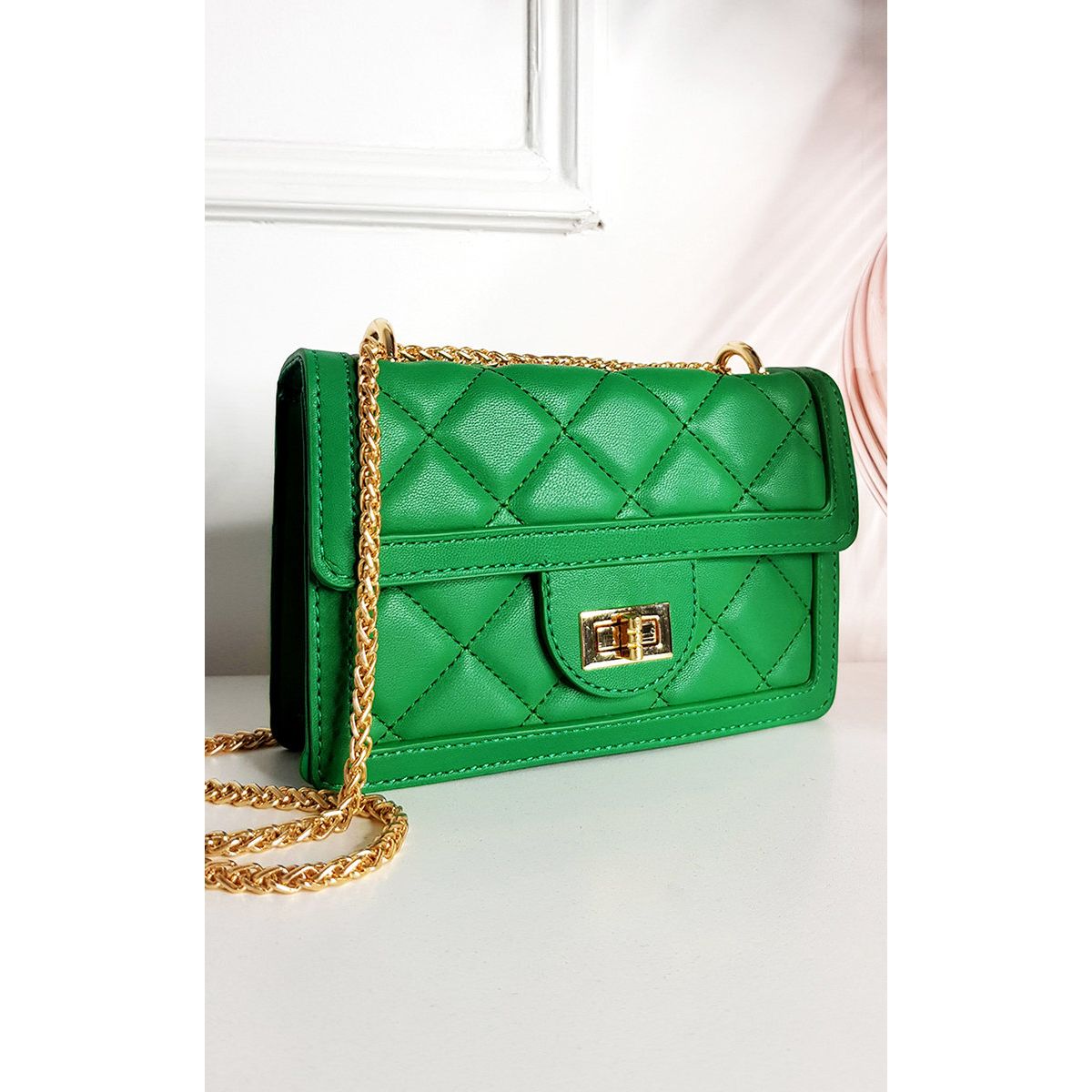 Leather Chain Strap Shoulder Bag Go Wholesale