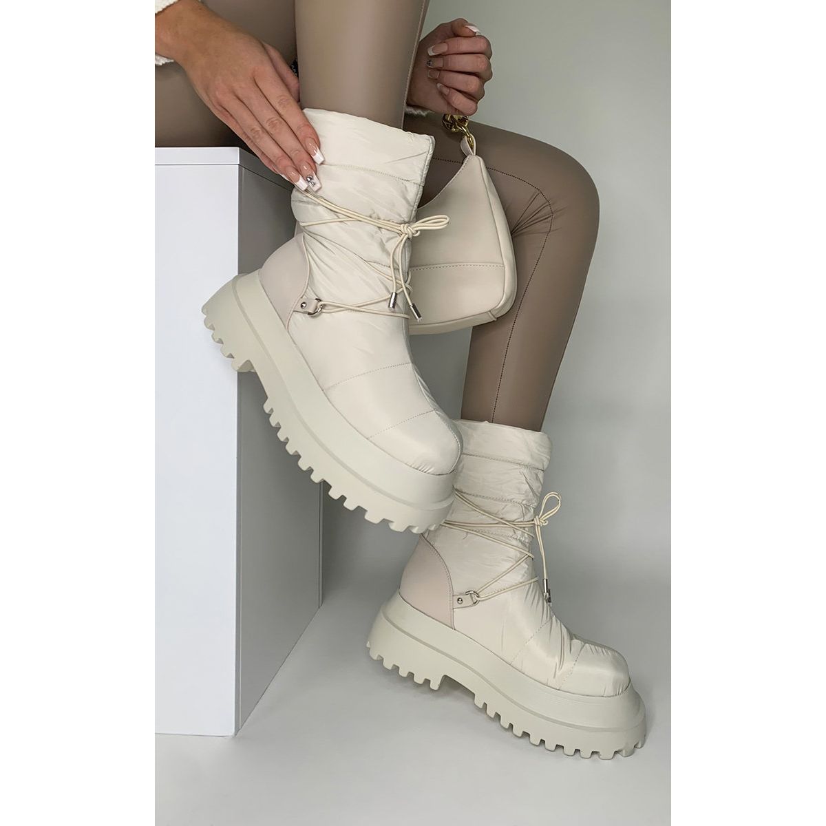 Sole clearance snow boots