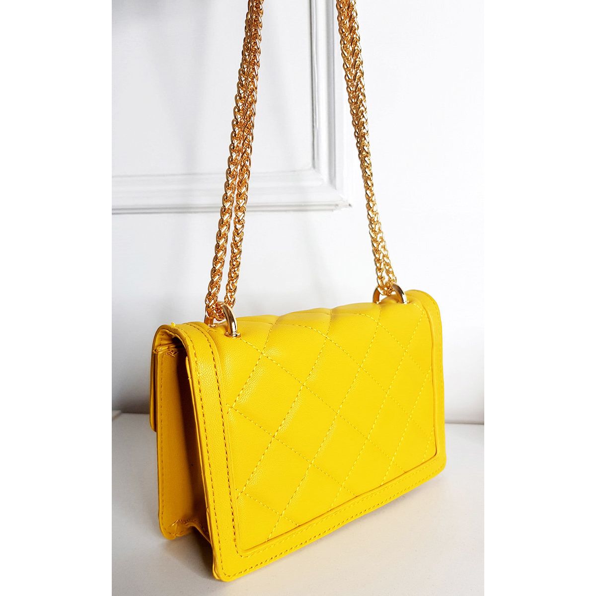 Leather Chain Strap Shoulder Bag Go Wholesale