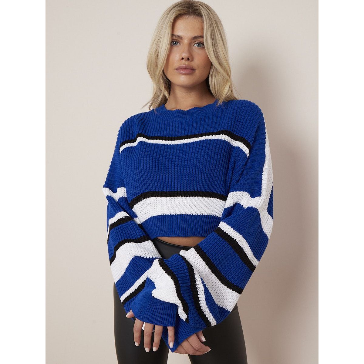 Oversized cropped knitted jumper outlet
