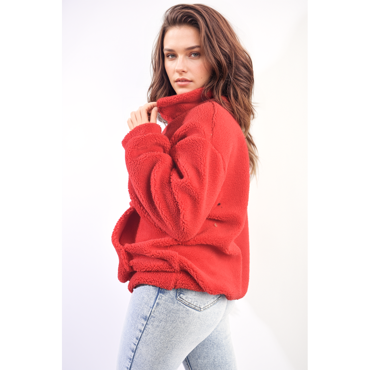 Pullover jacket with front pocket clearance