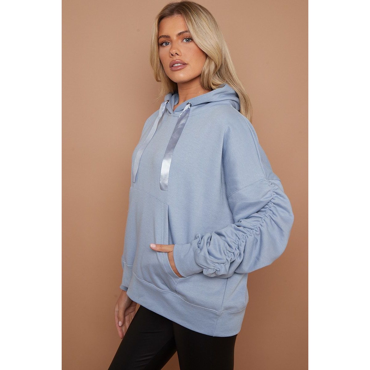 Hoodie with ribbon drawstring online