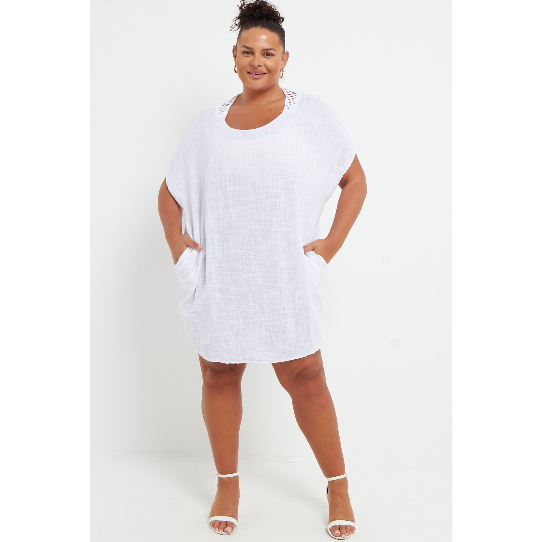 Plus Size White Crochet Neck Detail Short Sleeve Top With Pockets