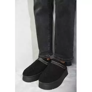 Shoes accessories wholesale store