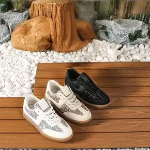 Trendy wholesale shoes on sale