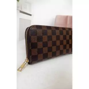 Wholesale purses and accessories deals